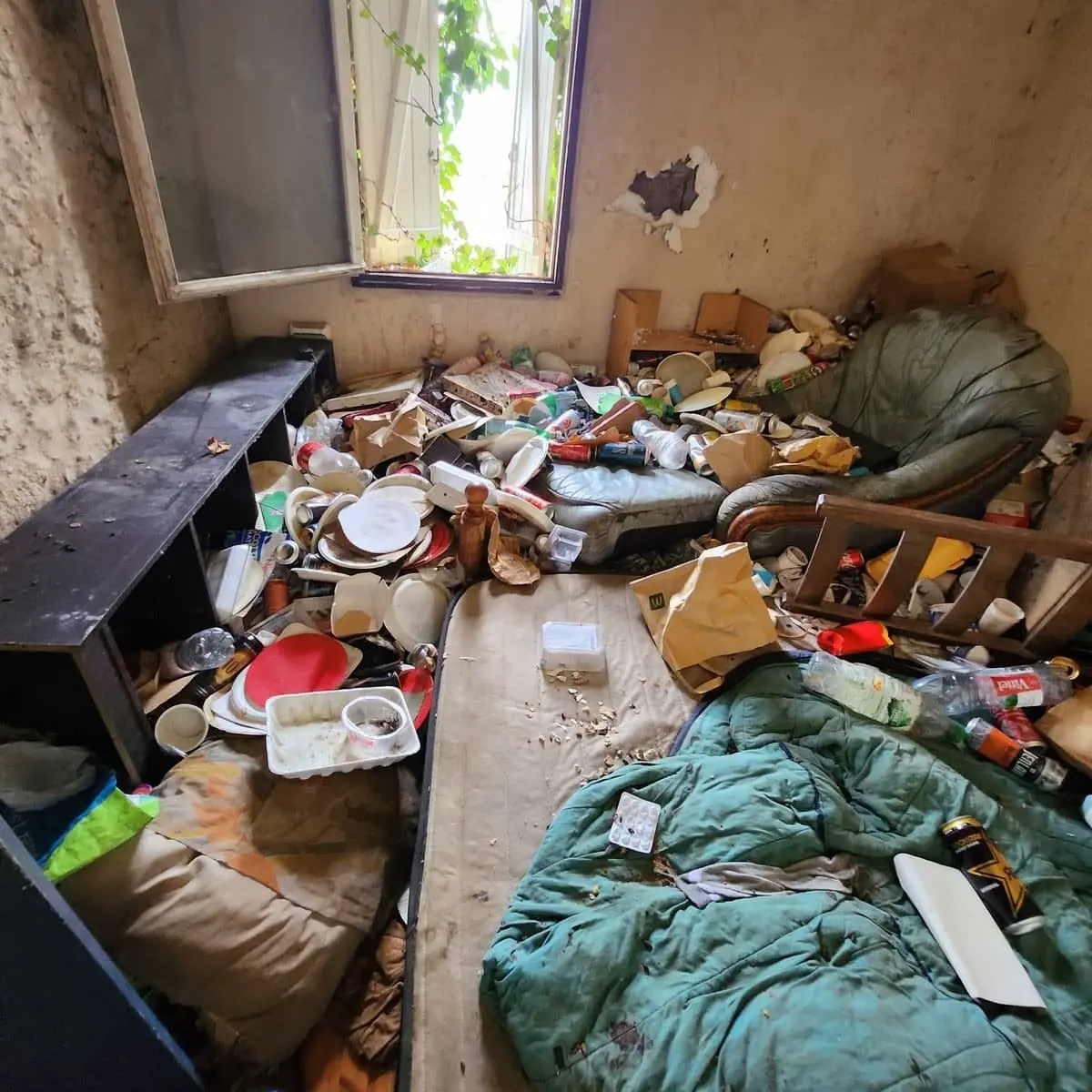 Deuxième chambre insalubre avant intervention